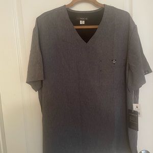 Koi Basiss Scrub Set